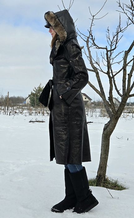 Натуральна жіноча дублянка.