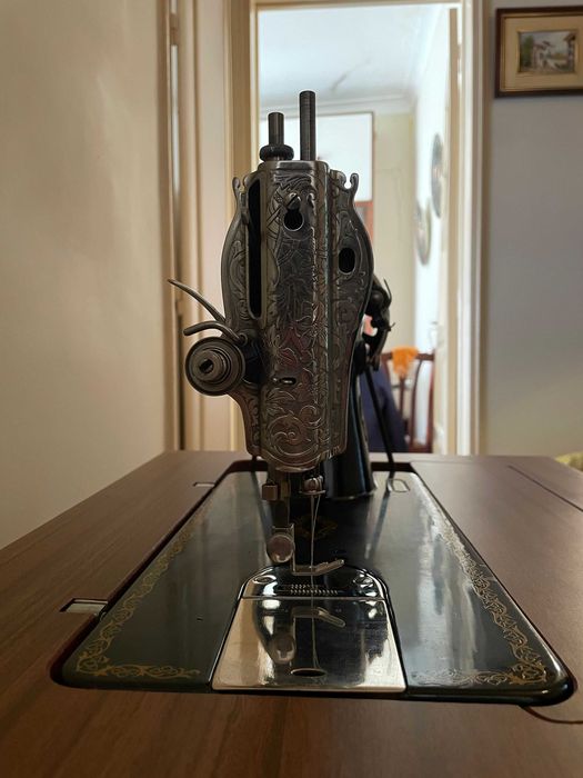 Máquina de Costura Singer