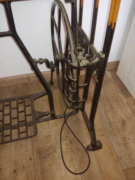 Maszyna do szycia antyk