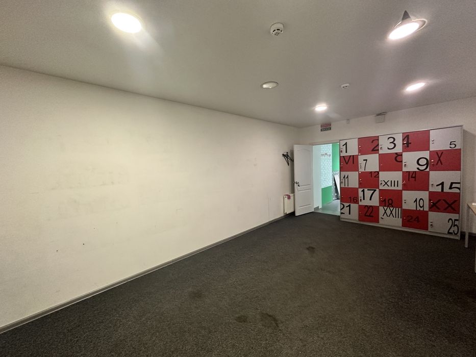 Оренда фасадного комерційного приміщення з ремонтом! Центральний парк