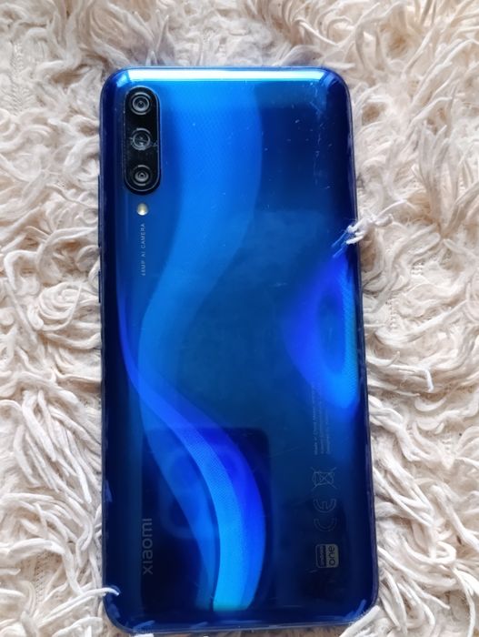 Телефон Xiaomimi Mi A3