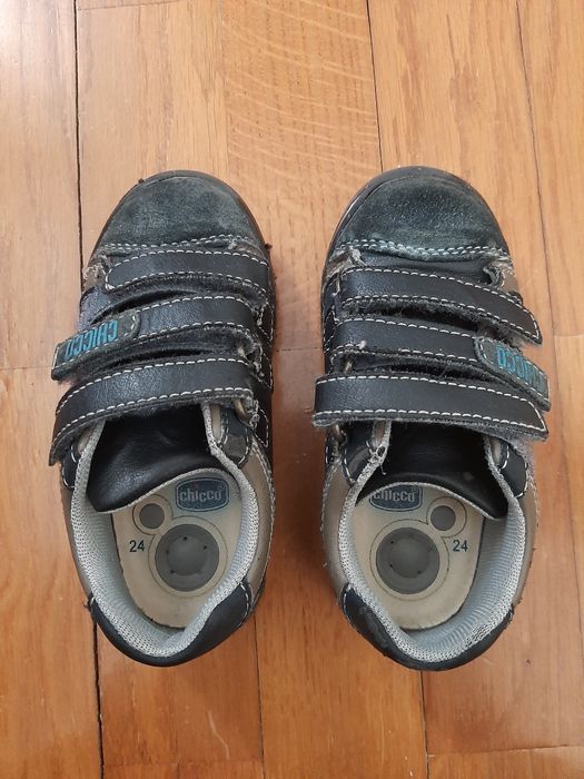 2 pares sapatilhas Chicco tamanho 24