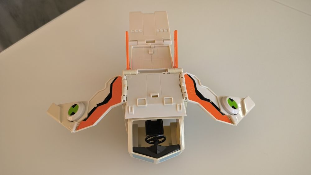 Фургон Макса Ben 10, Бен 10