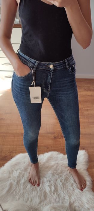 Jeansy M Sara efekt Push Up. Różne rozmiary