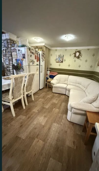 Продається будинок перша лінія від річки