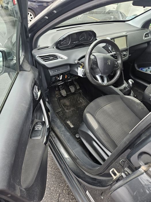 Peugeot 208 STYLE 1.2 VTi de 2017 para peças