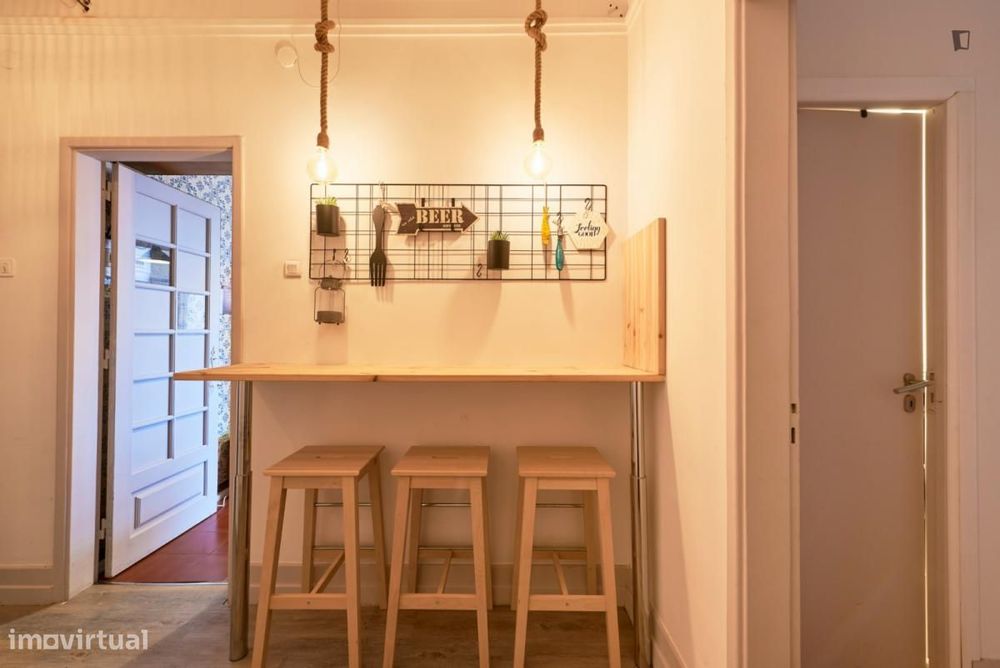 Quarto - localizado em Marquês de Pombal Lisbon