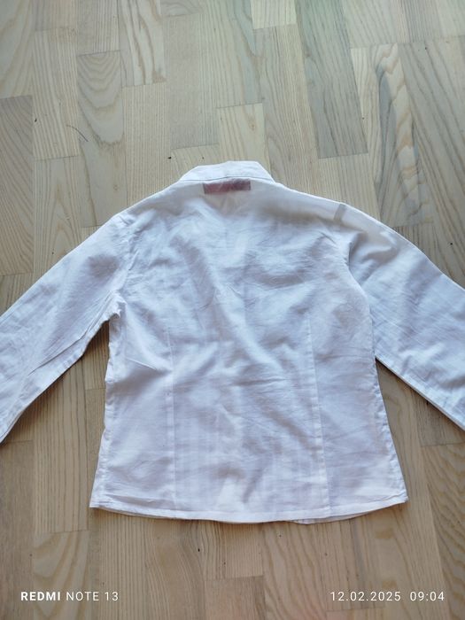 Biała elegancka bawełniana koszula z długim rękawem stójka ze stójką r