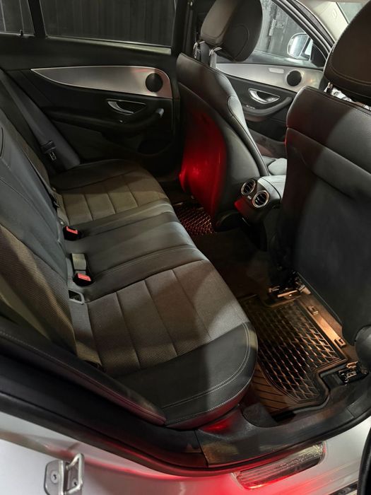 Автомобіль Mercedes-Benz E-Class 2018
