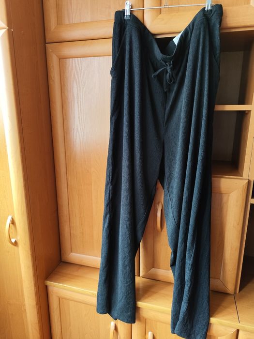 Sprzedam nowe duże  damskie  spodnie