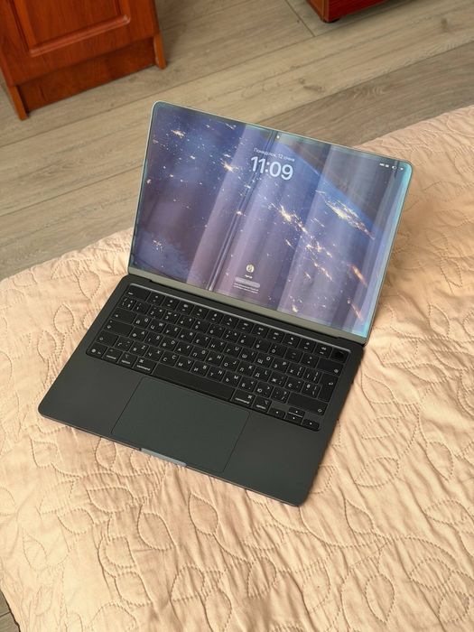 Продам Apple MacBook Air M4
