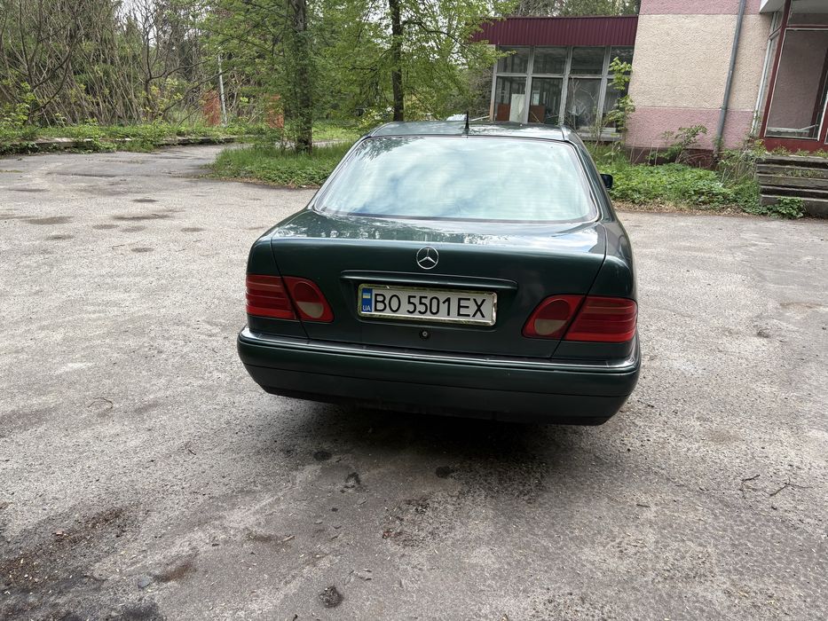 Mercedes benz w210 E200