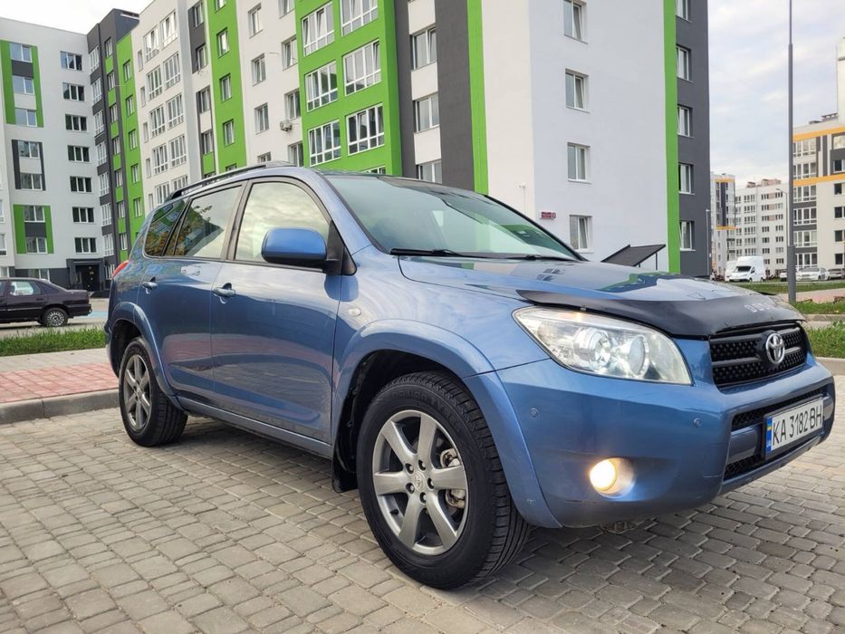 TOYOTA RAV 4 Avtomat 2.4 Long Avd