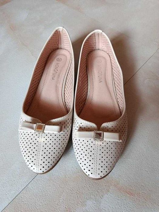 Туфлі балетки бежеві 38 розмір