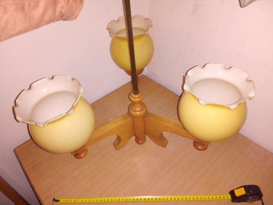 Żyrandol drewniany PRL