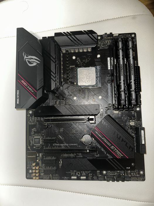 Motherboard b550, ryzen 3800x e 32gb ram Paranhos •