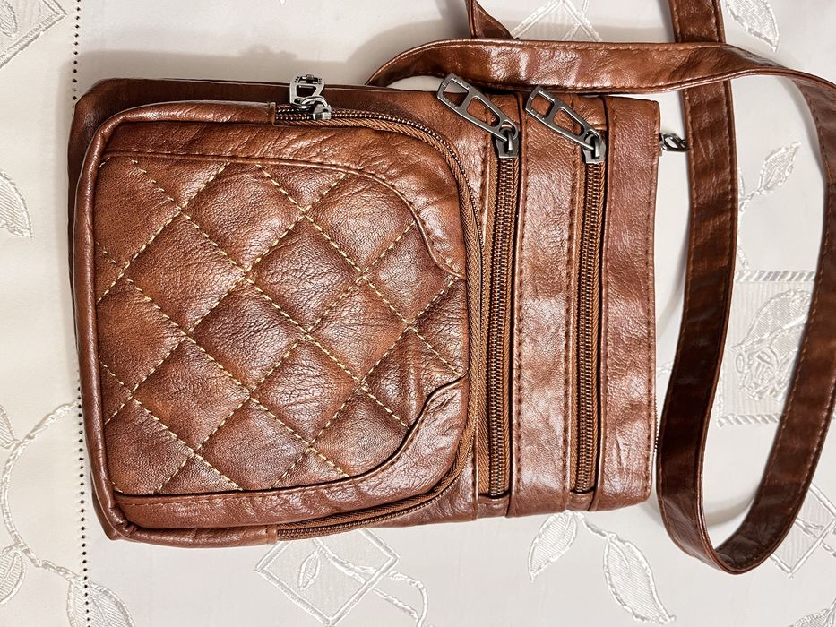 Torebka z wieloma kieszeniami