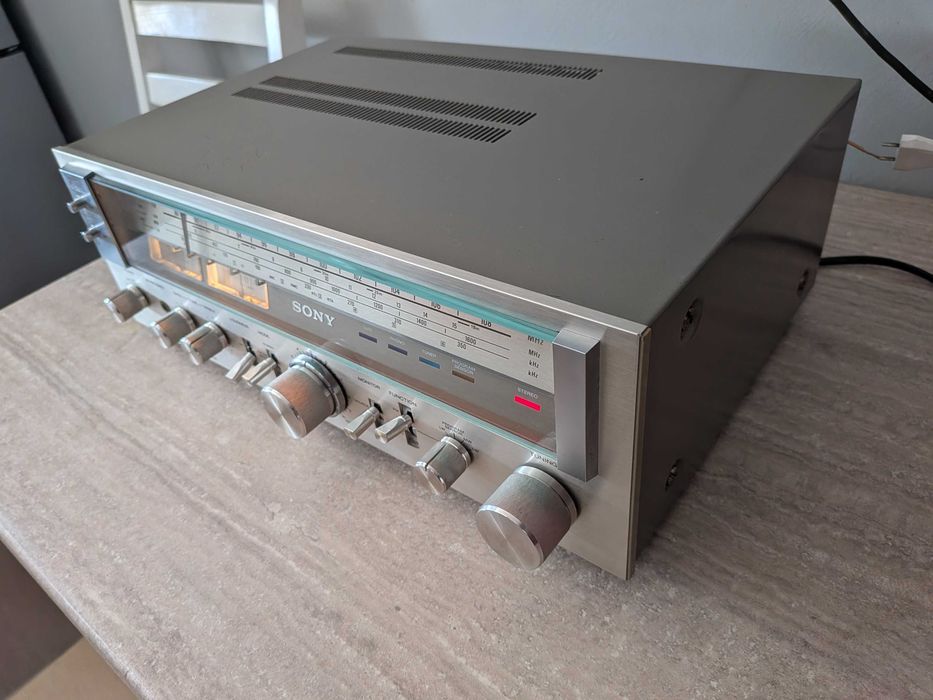 Sony STR-313 AM/FM Stereo Receiver (1978-79)