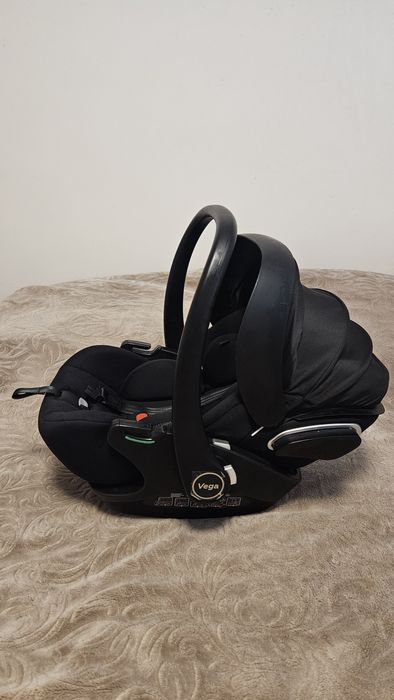 Автокрісло Carello Vega