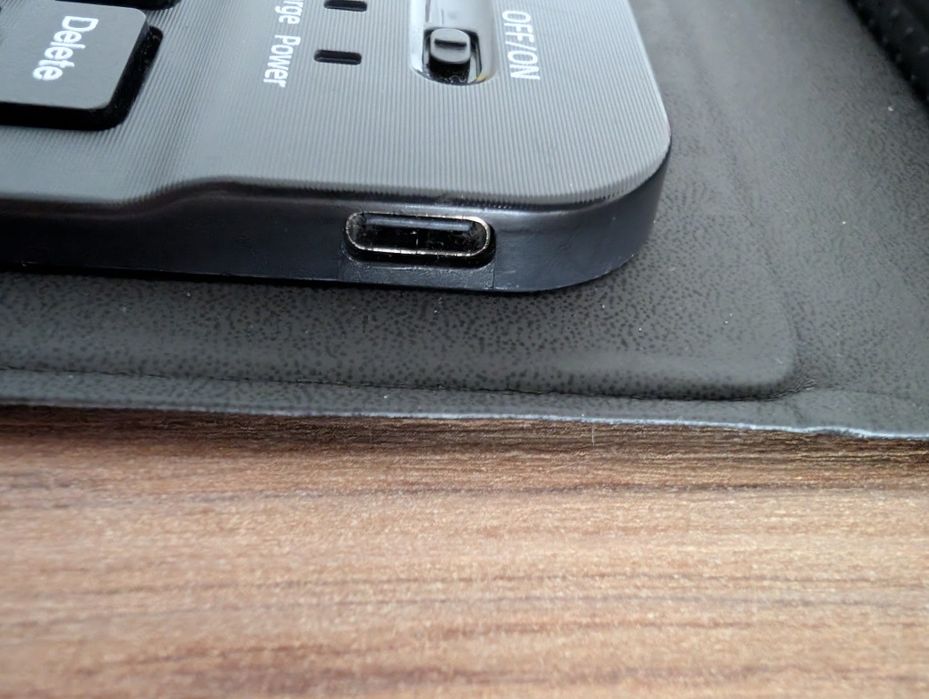 Capa tablet com teclado