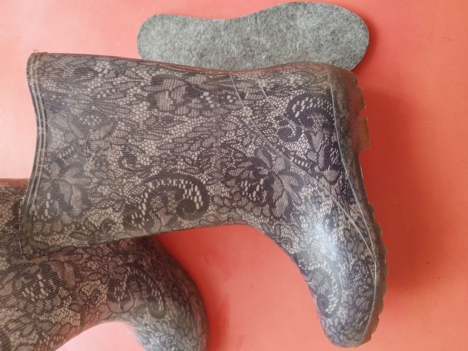 Сапоги резиновые р.37.