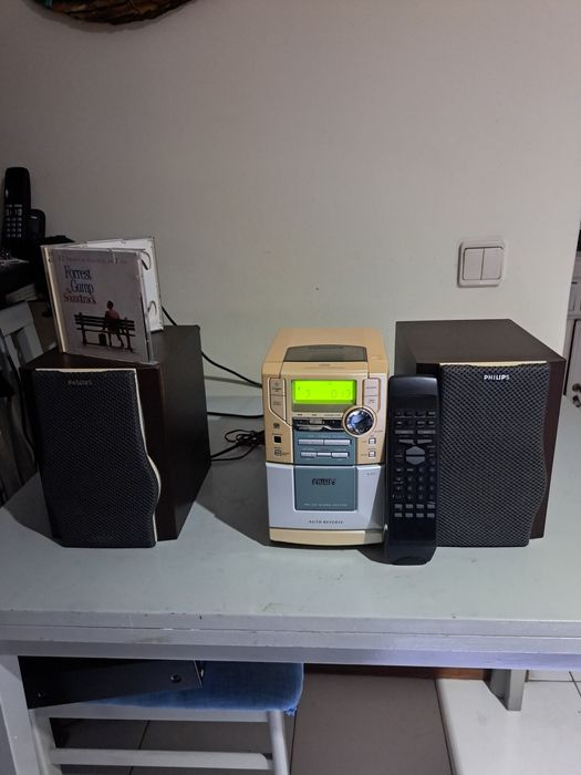 Vendo mini hifi da Philips model-mc-200/ 22 com leitor de cd,s, Rádio,