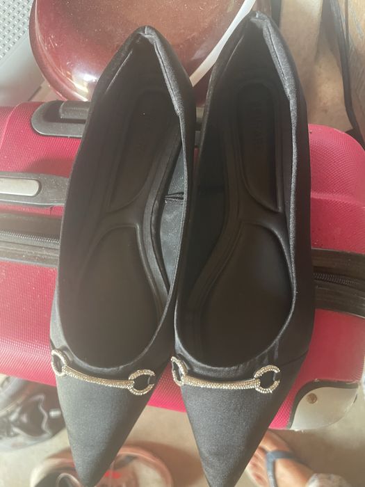 Bota preta por 20 tenis rosa 5 eros rasteirinha 5 eros