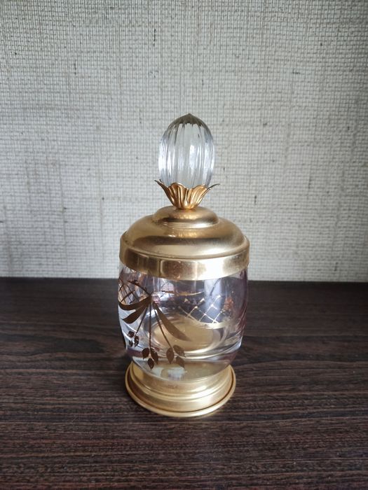 Potes de vidro com banho a ouro