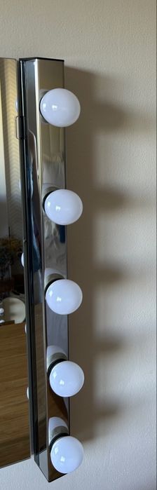 espelho com luzes ikea