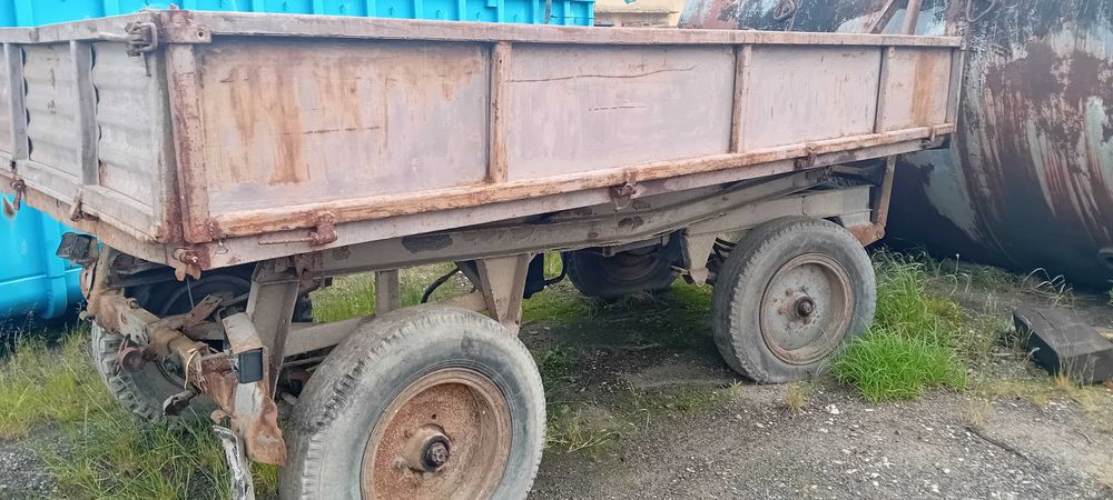 Przyczepa rolnicza D-47 wywrotka trzy stronna