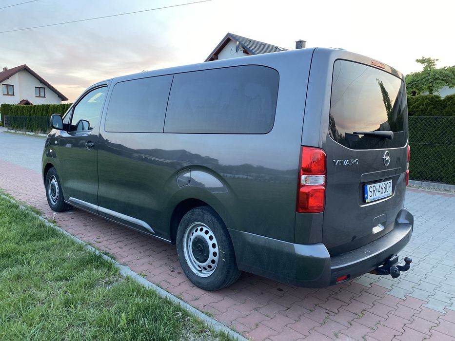 Wynajem busa - idealny na wycieczki