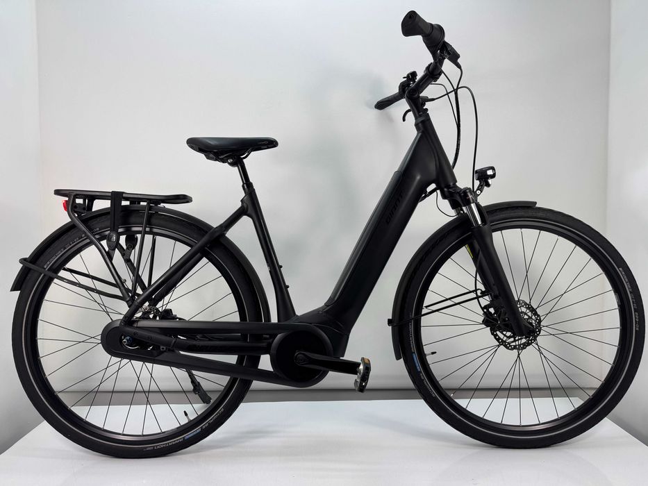 Rower elektryczny GIANT Dailytour E+ C7 rozmiar 53 cm bateria 500Wh