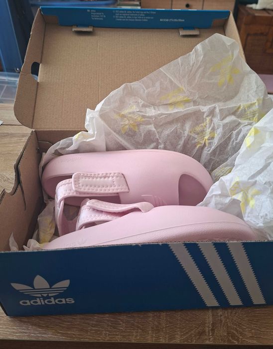 Chinelos Adidas n34 NOVOS