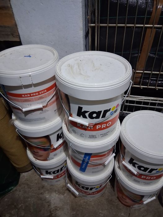 Latas de tinta de marca Kar