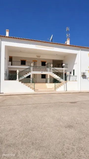 Apartamento de 3 assoalhadas e garagem em Altura- Oportunidade Única!