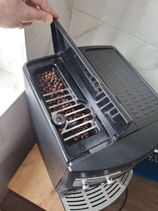 Кавомашина (кавоварка) De’Longhi Magnifica ESAM 3000