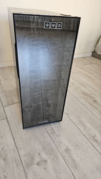 Холодильник для зберігання вина Huydai