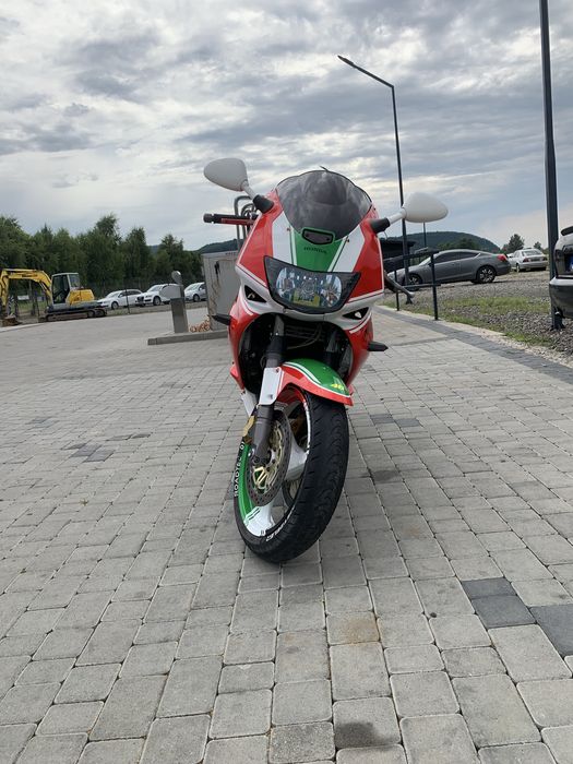 Продам або обміняю Honda vtr 1000rr неробить стартер