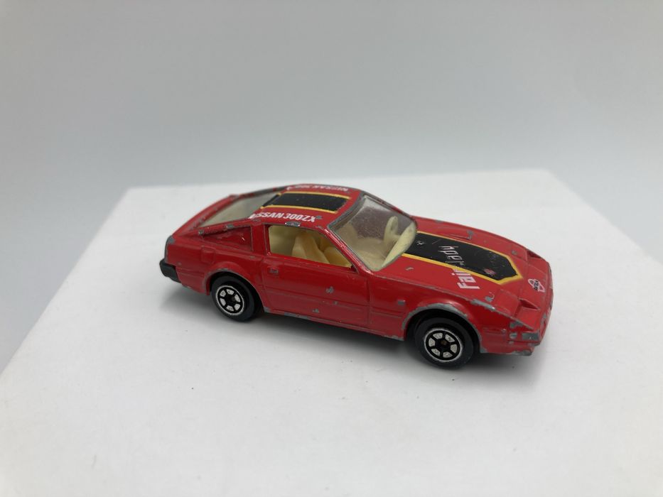 Yatming 1027 - 1984 Nissan Fairlady Z 300ZX Red 1/64