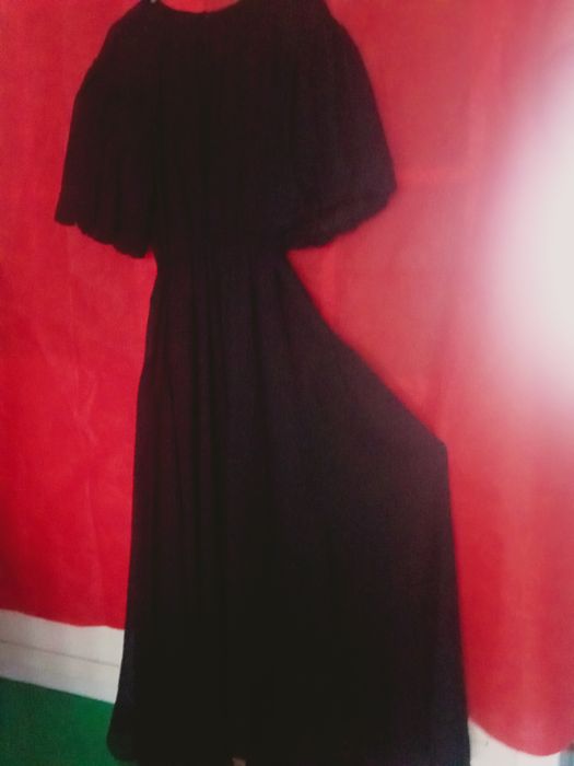 Vários vestidos de organza fina tam.L são muito elegantes