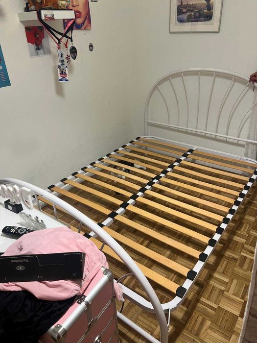 Baixa de preço: Cama de casal + estrado + colchão