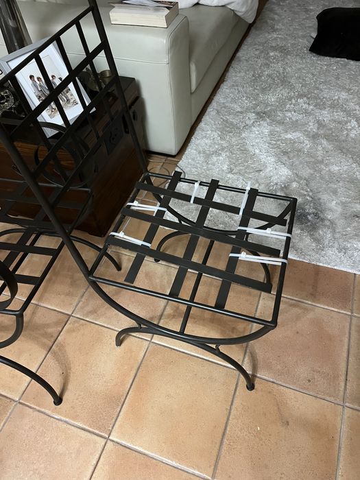 Cadeiras em ferro