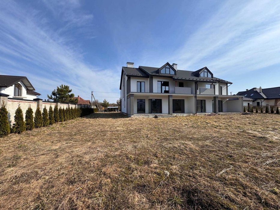 Продається будинок у с. Басівка | 212 м² | 8,5 соток | гараж на 2 авто