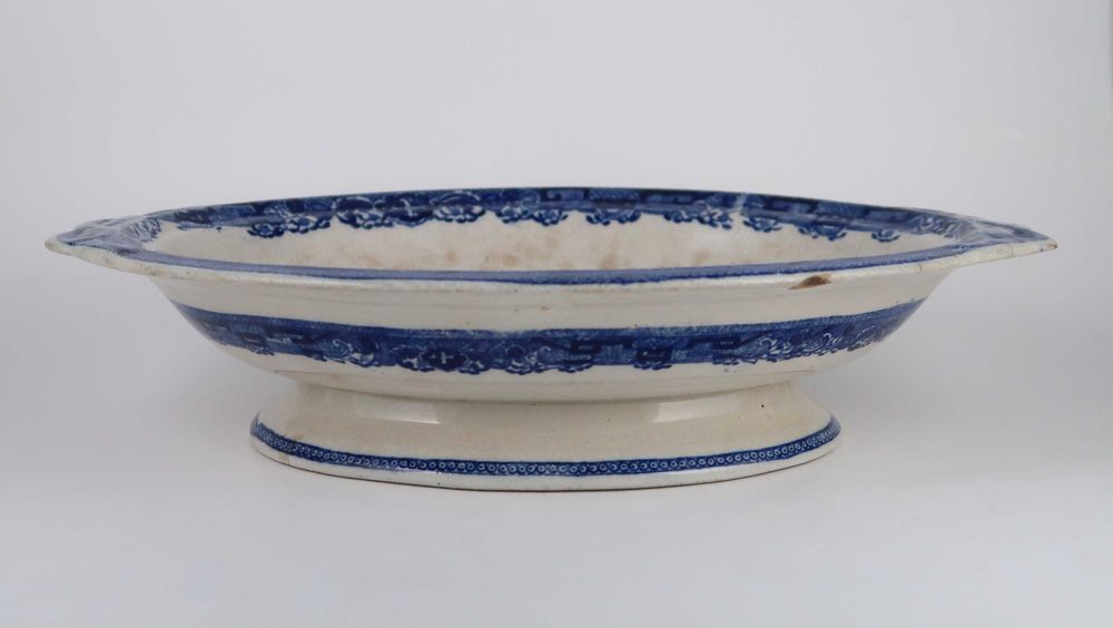 Prato coberto sem tampa Fabrica Sacavém 1885