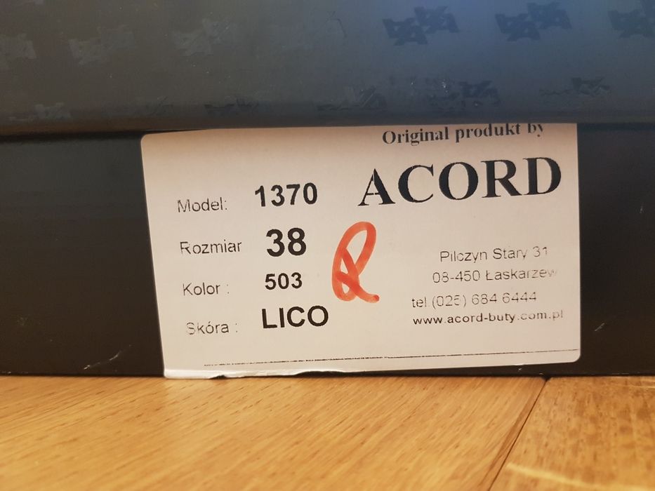 Brązowe skórzane kozaki rozm.38