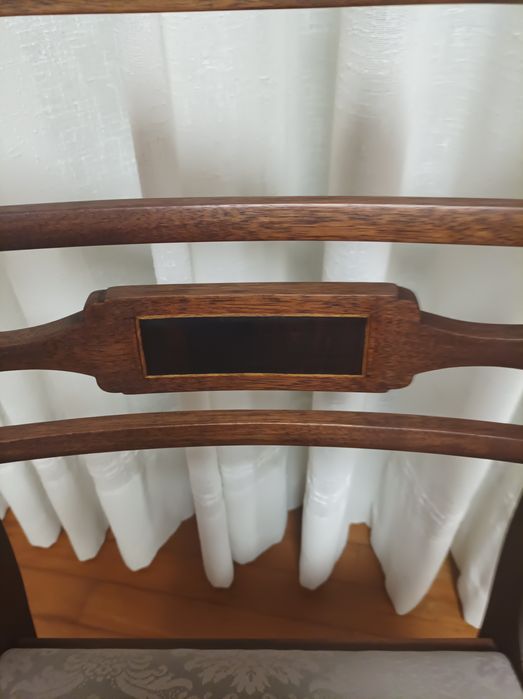 Cadeirão antigo restaurado estilo inglês estofado novo  tecido damasco