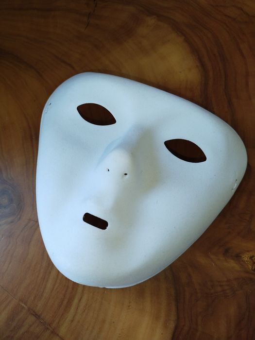 Маска безликий, карнавальная маска,хеллоуин, венецианская маска