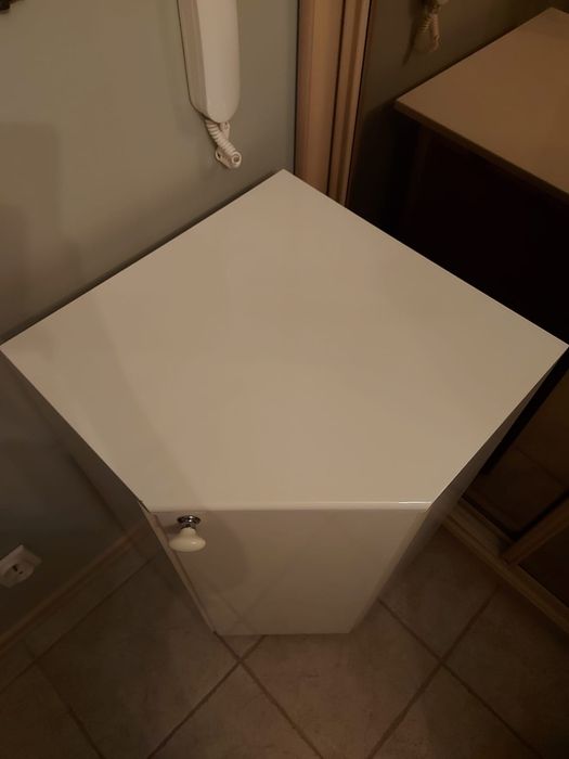 Szafka narożna, idealna pod umywalkę, jak nowa