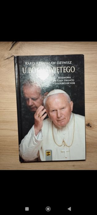 Książka U boku świętego