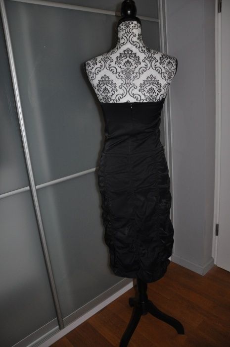 Elegancka mała czarna